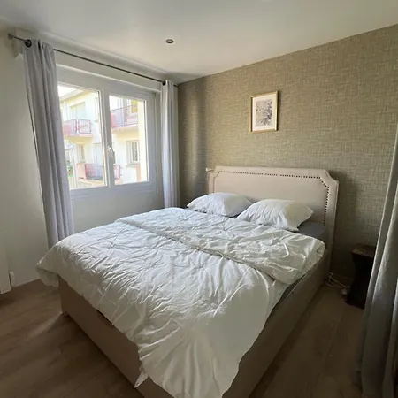 Daire 2p En Hyper Centre De - Lumineux Avec Balcon - 2/3 Couchages. - Fr-1-349-221
