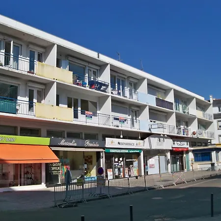 2p En Hyper Centre De - Lumineux Avec Balcon - 2/3 Couchages. - Fr-1-349-221 Daire *